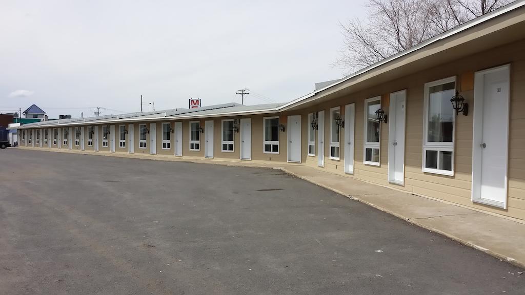 Motel Iberville Saint-Jean-sur-Richelieu ภายนอก รูปภาพ