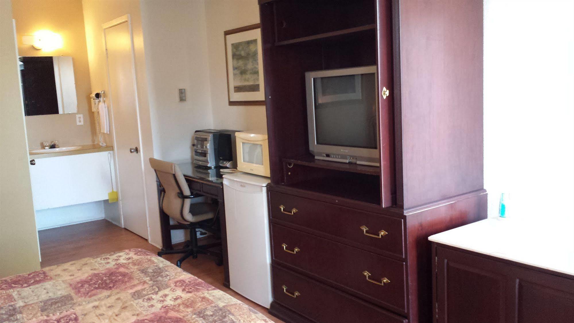 Motel Iberville Saint-Jean-sur-Richelieu ภายนอก รูปภาพ