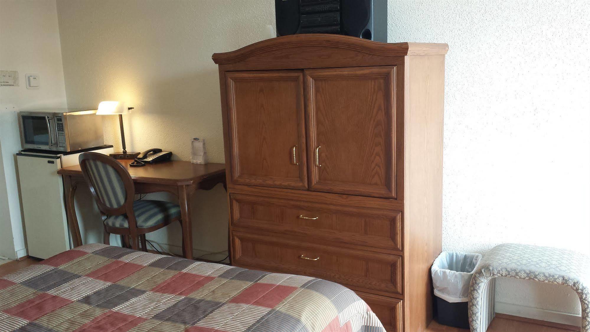 Motel Iberville Saint-Jean-sur-Richelieu ภายนอก รูปภาพ