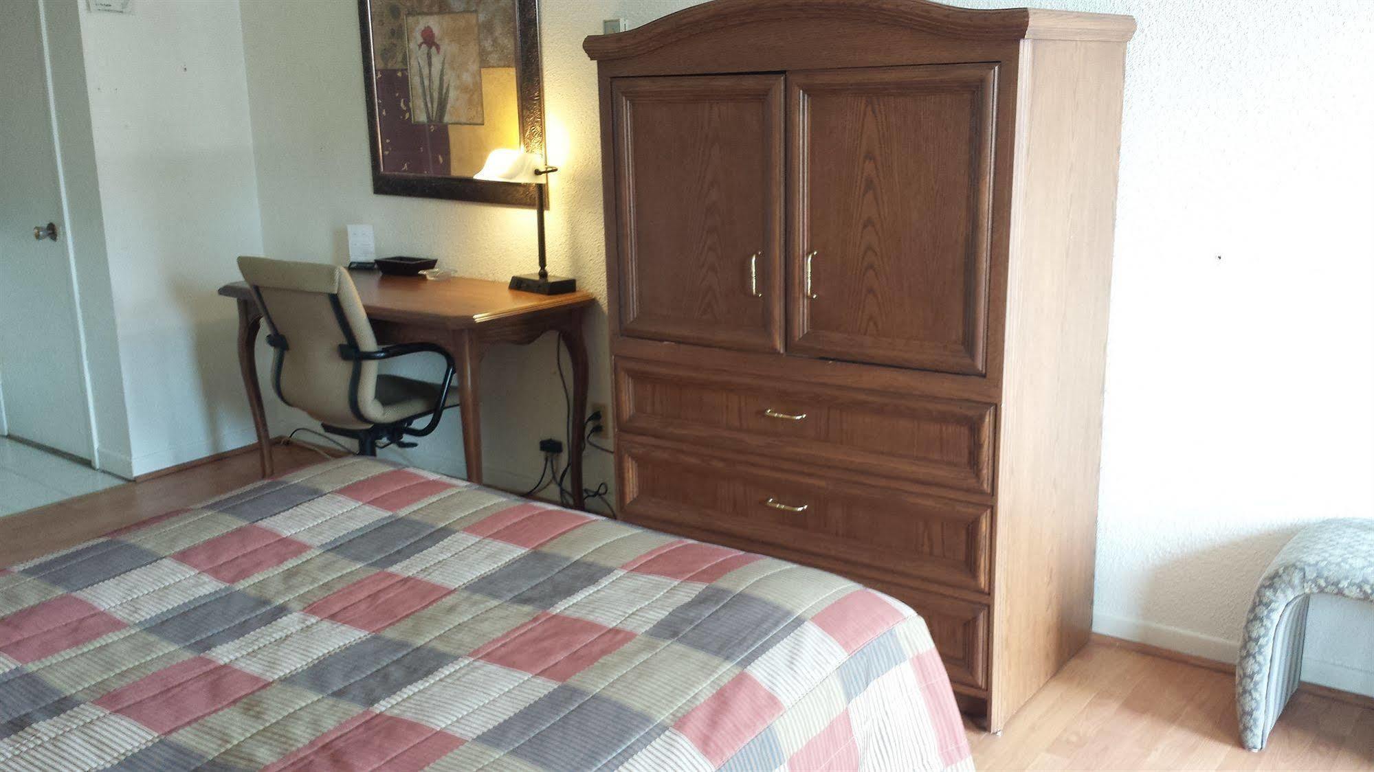Motel Iberville Saint-Jean-sur-Richelieu ภายนอก รูปภาพ