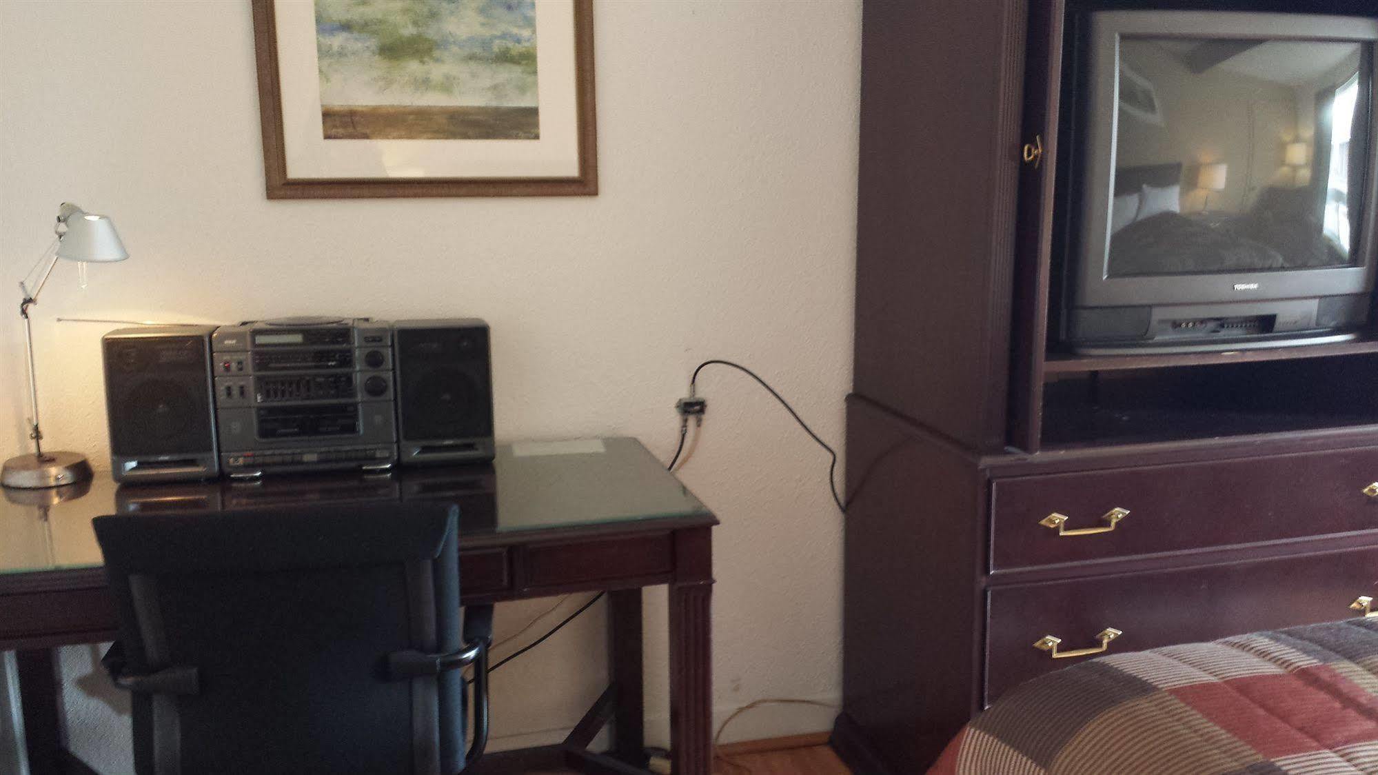 Motel Iberville Saint-Jean-sur-Richelieu ภายนอก รูปภาพ