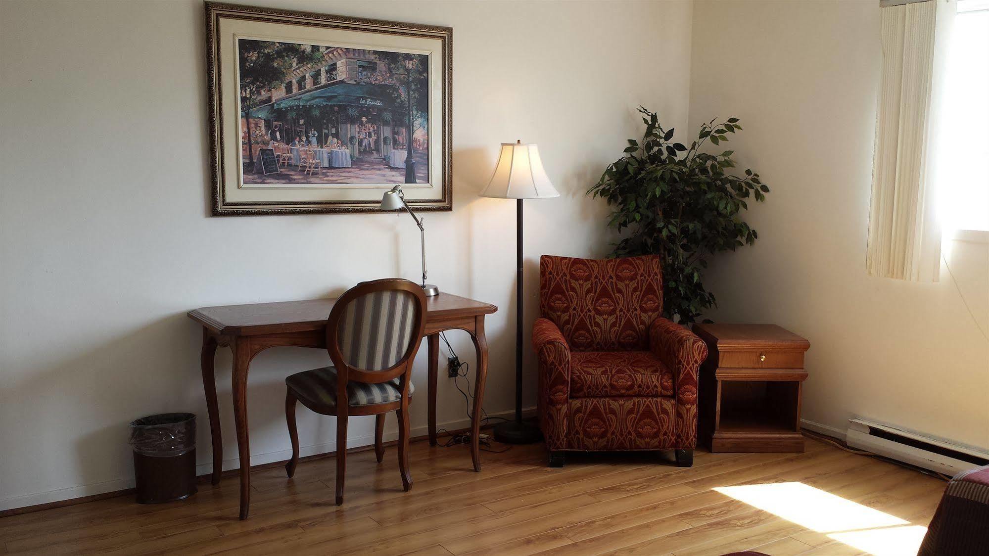 Motel Iberville Saint-Jean-sur-Richelieu ภายนอก รูปภาพ