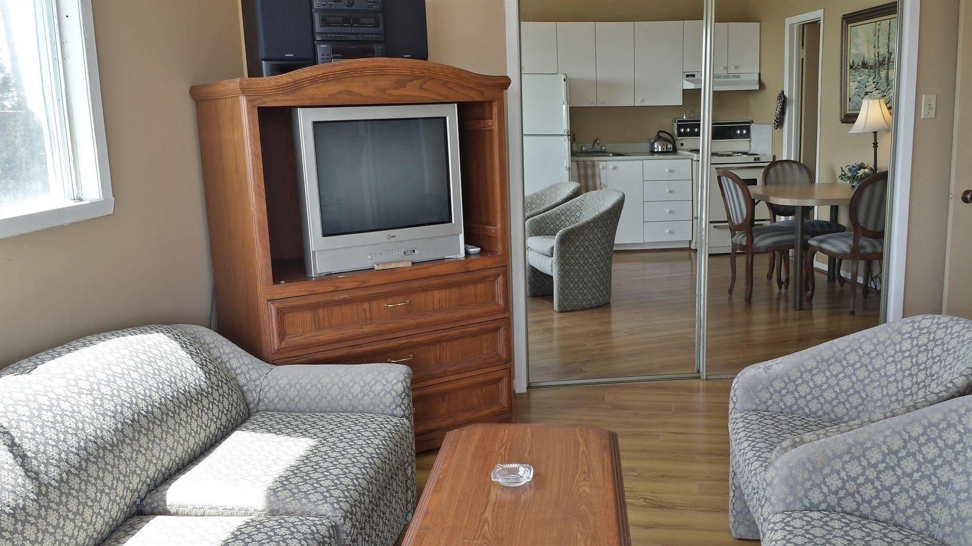Motel Iberville Saint-Jean-sur-Richelieu ภายนอก รูปภาพ