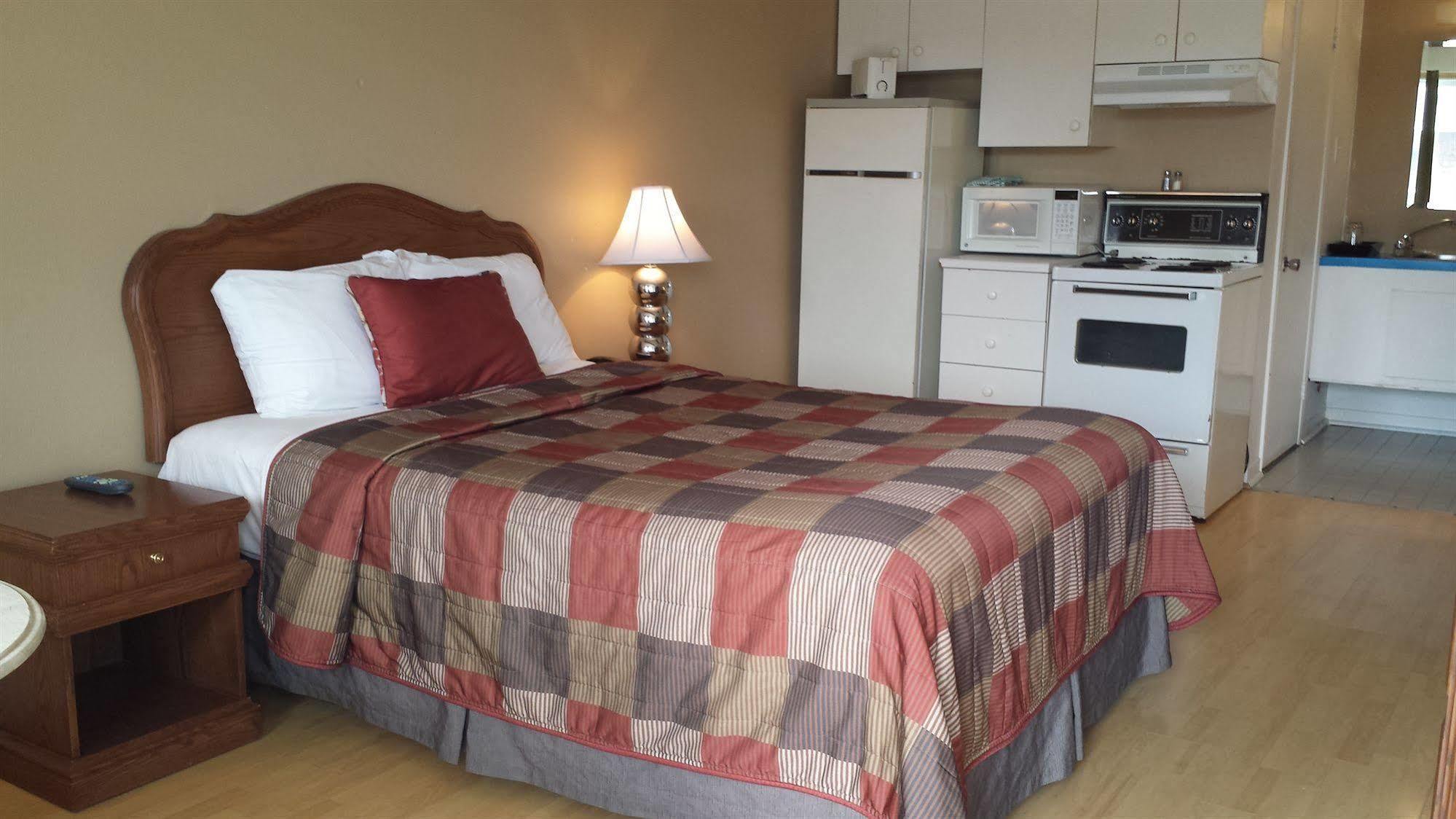 Motel Iberville Saint-Jean-sur-Richelieu ภายนอก รูปภาพ