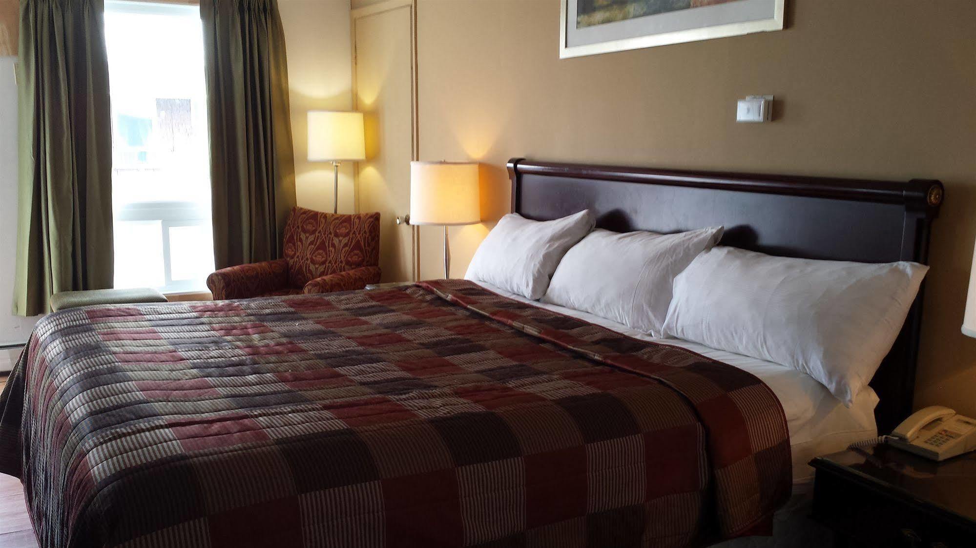 Motel Iberville Saint-Jean-sur-Richelieu ภายนอก รูปภาพ