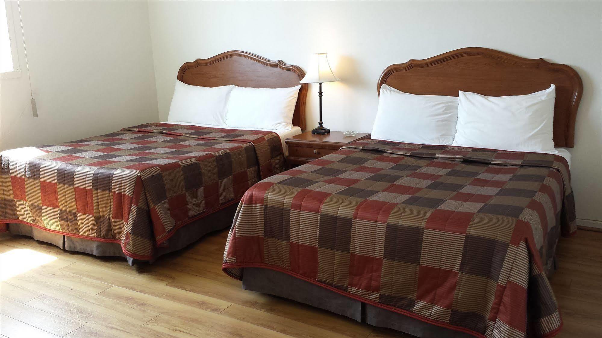 Motel Iberville Saint-Jean-sur-Richelieu ภายนอก รูปภาพ