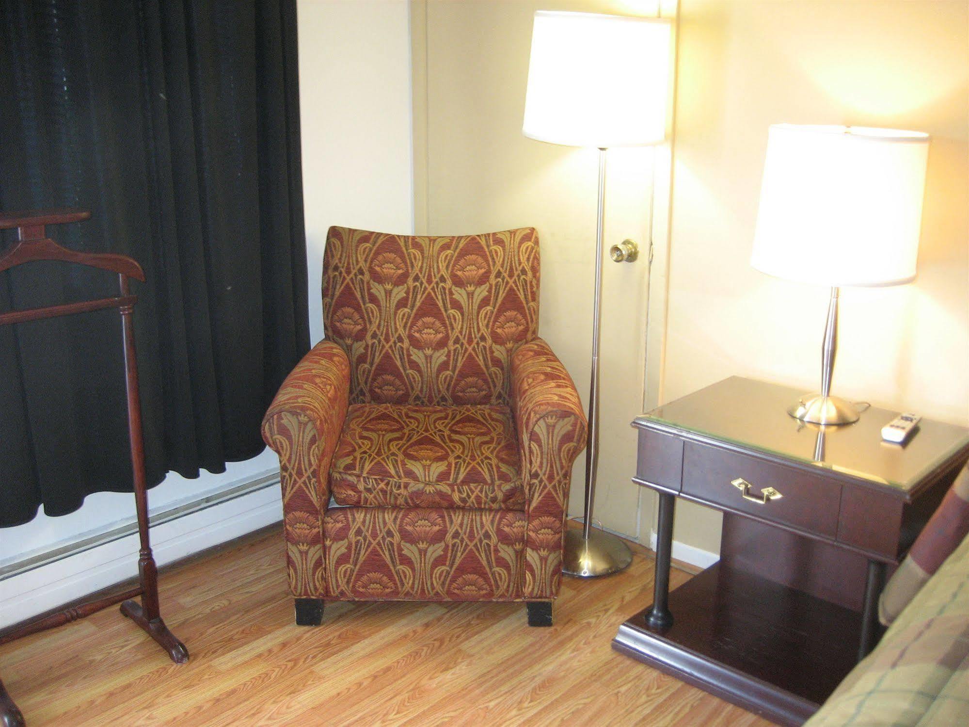 Motel Iberville Saint-Jean-sur-Richelieu ภายนอก รูปภาพ