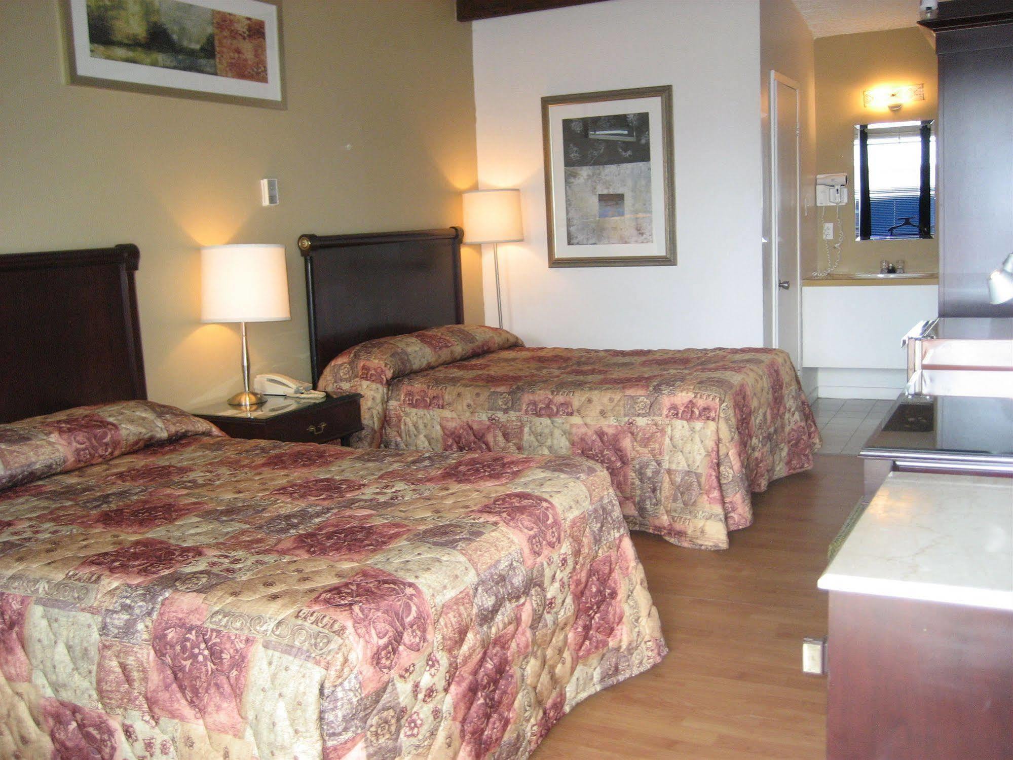 Motel Iberville Saint-Jean-sur-Richelieu ภายนอก รูปภาพ