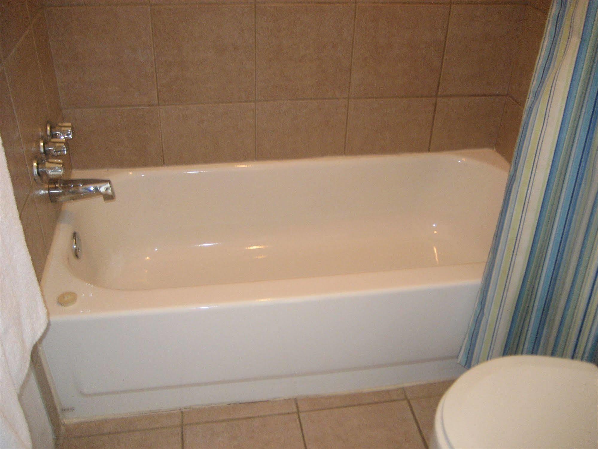 Motel Iberville Saint-Jean-sur-Richelieu ภายนอก รูปภาพ